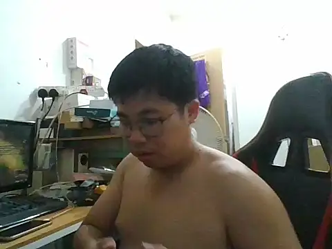 Snapshot of shyboymasturbation chatting on February 6, 2025, 1:43 pm shyboymasturbation online show from February 6, 2025, 1:43 pm