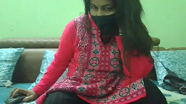 couplesuni online show from January 3, 2025, 10:52 am