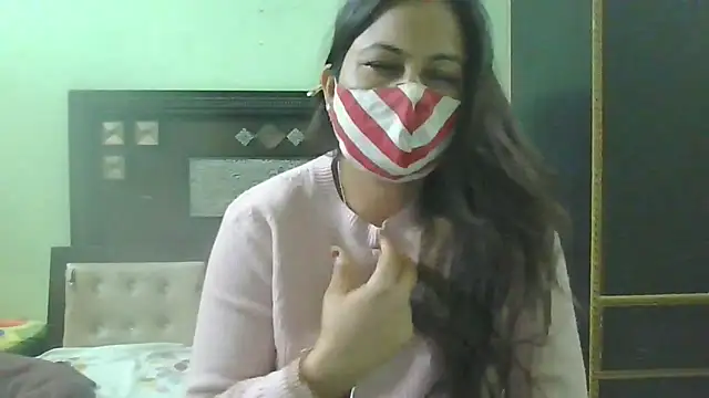 couplesuni online show from February 10, 2025, 10:53 am