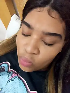 Snapshot of ambarlennoix chatting on December 13, 2024, 7:15 am ambarlennoix online show from December 13, 2024, 7:15 am