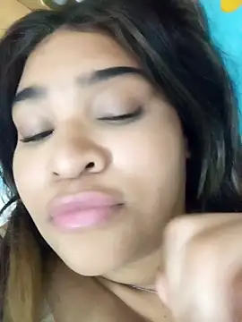 Snapshot of ambarlennoix chatting on December 13, 2024, 10:19 am ambarlennoix online show from December 13, 2024, 10:19 am