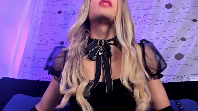 Snapshot of LukaCastillo chatting on January 15, 2025, 4:04 am LukaCastillo online show from January 15, 2025, 4:04 am