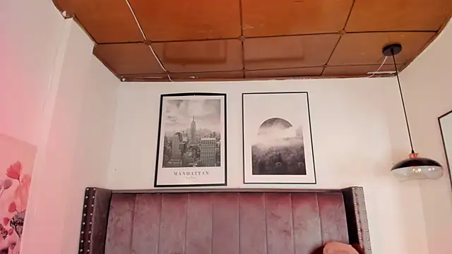 Alaia Cute online show from November 5, 2025, 3:39 am