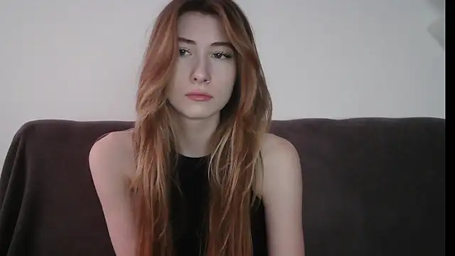 ErikaShyy online show from January 8, 2025, 1:09 pm