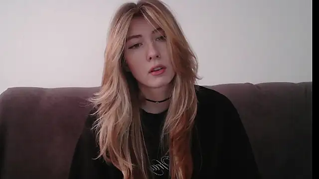 ErikaShyy online show from January 30, 2025, 11:01 am