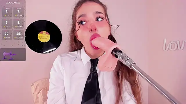 LosAlicee online show from October 22, 2025, 7:02 pm