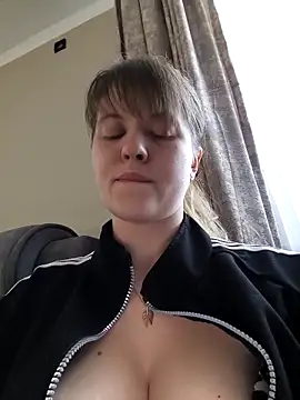 Snapshot of astiSWEET chatting on February 18, 2026, 7:48 am astiSWEET online show from February 18, 2026, 7:48 am