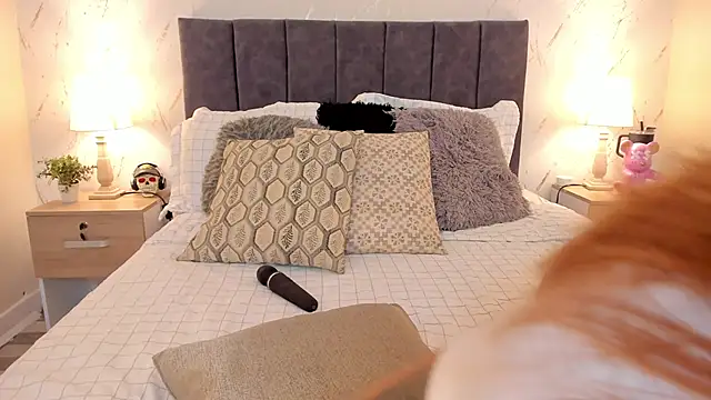 CyntiaAdams online show from September 9, 2025, 2:16 pm