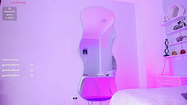 LiaFlowers online show from December 8, 2024, 12:29 am