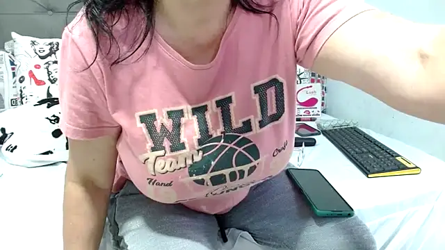 Snapshot of katysquirtdirty chatting on February 17, 2025, 9:08 pm katysquirtdirty online show from February 17, 2025, 9:08 pm