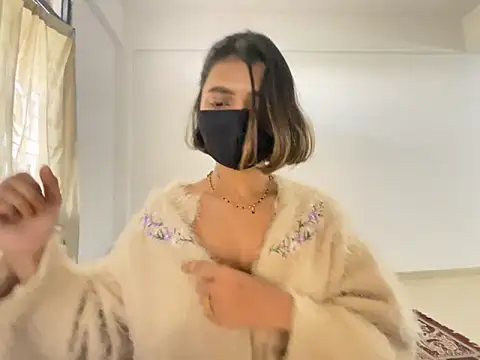 MaYaa  11 online show from January 3, 2025, 11:03 am