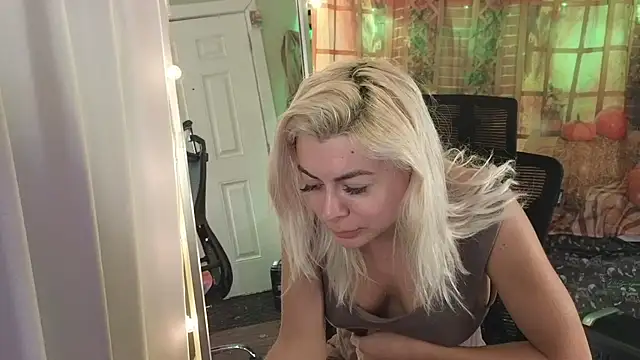 cunty tranny lydia online show from December 16, 2025, 6:18 am