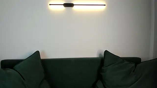 Lola Peach online show from September 20, 2025, 5:08 am