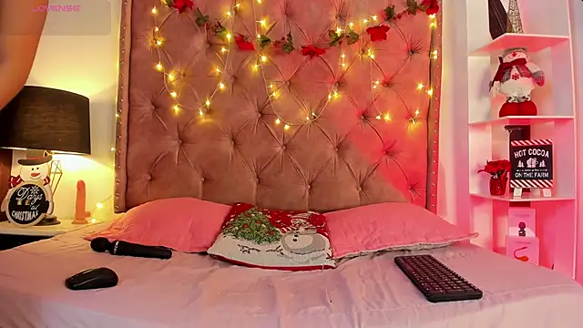 LadyAvalon online show from December 28, 2024, 8:25 pm