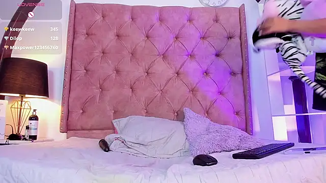 LadyAvalon online show from January 30, 2025, 1:55 am