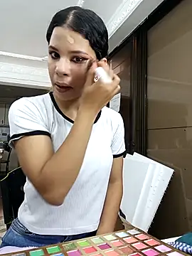 LadyAvalon online show from November 12, 2025, 6:19 pm