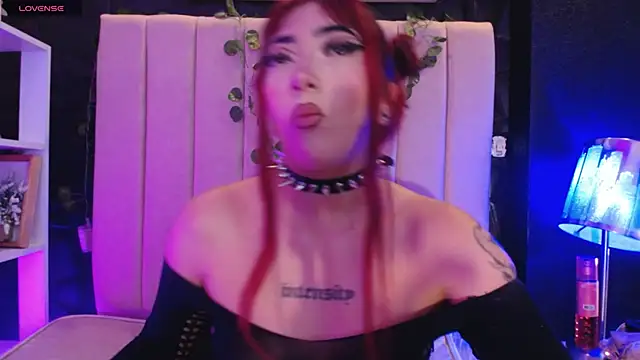 Mia Rinn online show from December 23, 2024, 4:17 pm