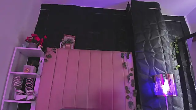 Mia Rinn online show from February 20, 2026, 1:33 pm