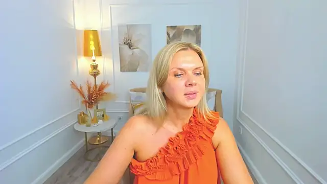 Snapshot of AgathaKlouin chatting on May 12, 2026, 7:11 pm AgathaKlouin online show from May 12, 2026, 7:11 pm