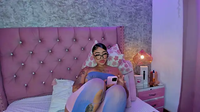 Mia Jansen online show from January 13, 2026, 2:00 pm