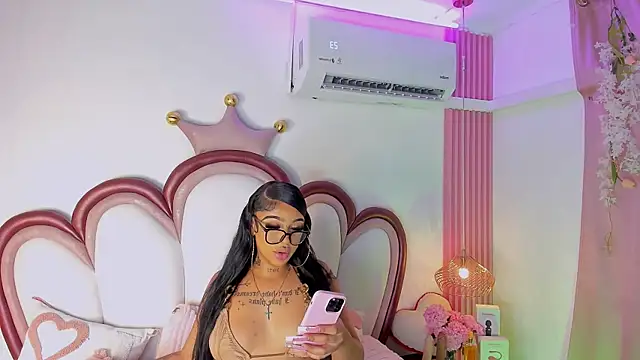 Mia Jansen online show from June 23, 2026, 2:04 pm