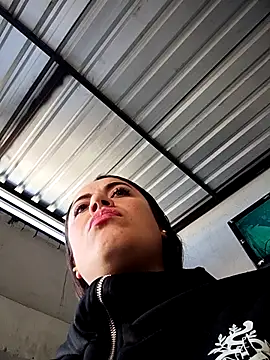 Lesly 10- online show from November 7, 2025, 1:55 pm