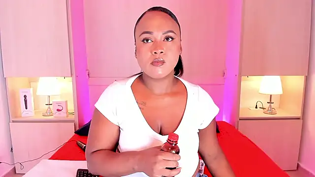 EmilyyStuart online show from January 22, 2025, 4:13 am