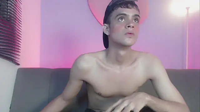 zacariasss  online show from November 18, 2025, 5:56 am