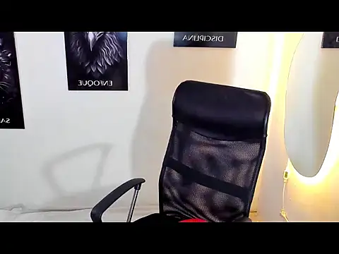 Andrew wolf7 online show from December 20, 2024, 2:41 am