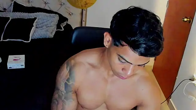 Andrew wolf7 online show from November 26, 2025, 1:12 pm