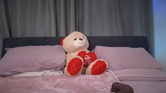 Snapshot of longislandprincess chatting on February 1, 2026, 1:26 am longislandprincess online show from February 1, 2026, 1:26 am