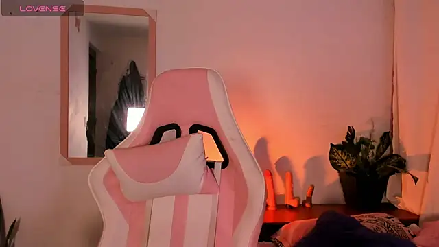 adriannyp 1 online show from October 31, 2025, 2:45 am