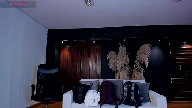 Lyssa Muller online show from March 6, 2025, 7:32 pm