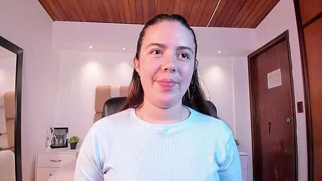 Lyssa Muller online show from October 11, 2025, 1:53 pm