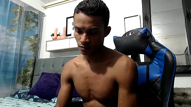 Snapshot of Ryan_Vergon chatting on October 18, 2025, 4:04 am Ryan Vergon online show from October 18, 2025, 4:04 am