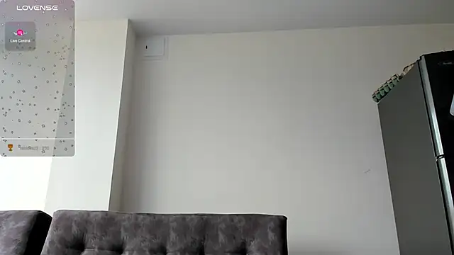 emmadiaz1 online show from December 12, 2024, 9:15 pm