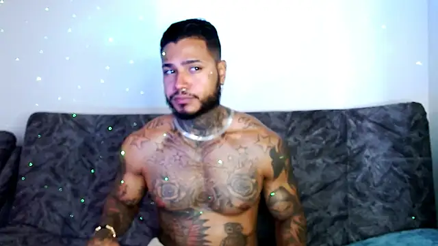 Snapshot of Exotic_tatto27121 chatting on December 18, 2024, 6:57 pm Exotic tatto27121 online show from December 18, 2024, 6:57 pm