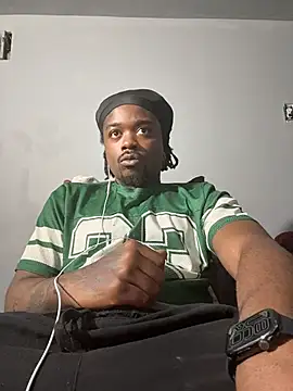 Snapshot of SluttyLyfe4L chatting on May 6, 2026, 1:27 pm SluttyLyfe4L online show from May 6, 2026, 1:27 pm