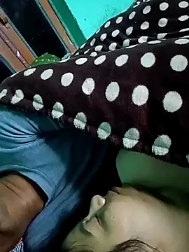 Snapshot of Lustyful_Couple chatting on December 17, 2024, 11:27 pm Lustyful Couple online show from December 17, 2024, 11:27 pm