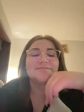 Leya  Droit online show from February 2, 2025, 1:55 am
