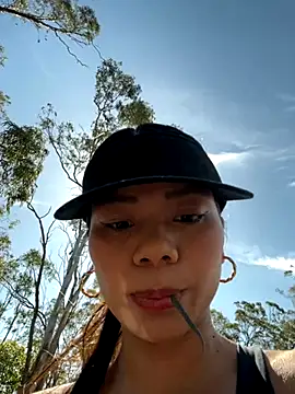 asian pina online show from November 20, 2025, 4:56 am