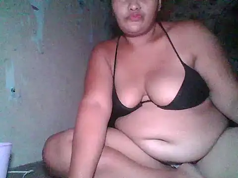 Snapshot of Sweetchuby1995 chatting on June 20, 2026, 4:26 am Sweetchuby1995 online show from June 20, 2026, 4:26 am