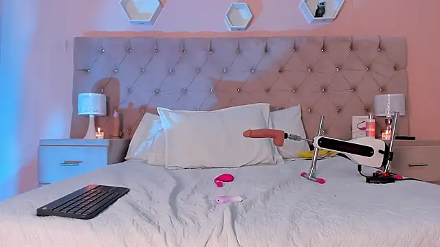 EmySilver online show from December 7, 2024, 5:42 pm