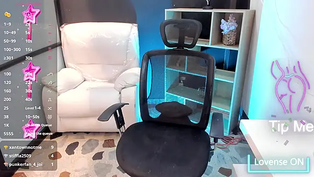 EmySilver online show from February 2, 2025, 4:11 pm