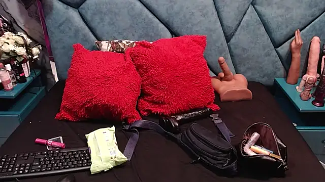 Snapshot of Luciana_Ass chatting on November 24, 2025, 8:30 pm Luciana Ass online show from November 24, 2025, 8:30 pm