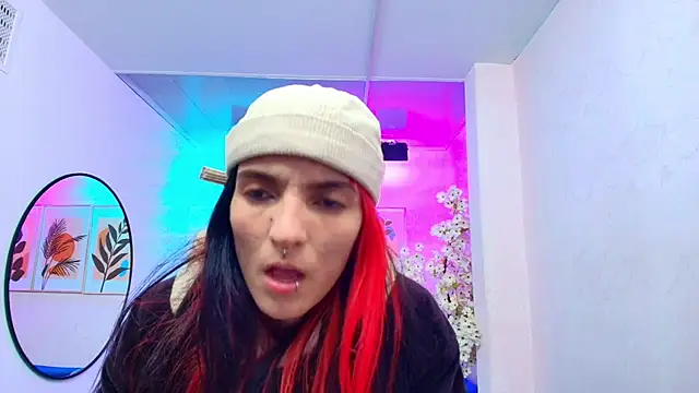 Dafne huges online show from September 13, 2025, 7:35 pm