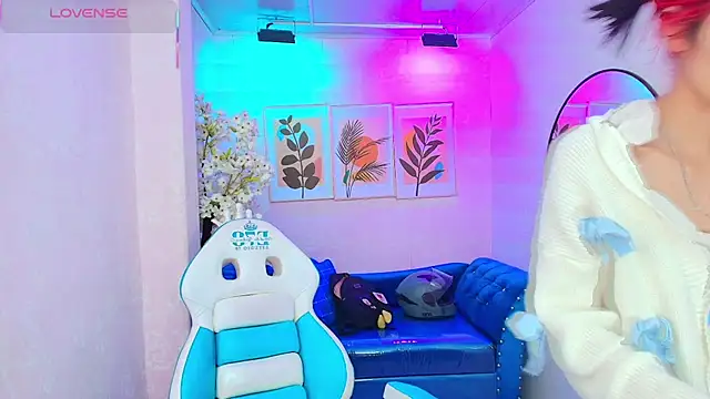 Dafne huges online show from November 4, 2025, 7:13 pm