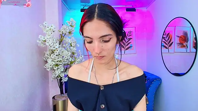 Dafne huges online show from November 22, 2025, 7:35 pm