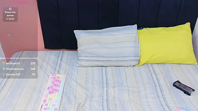 petitelittleebony online show from February 15, 2026, 7:54 pm