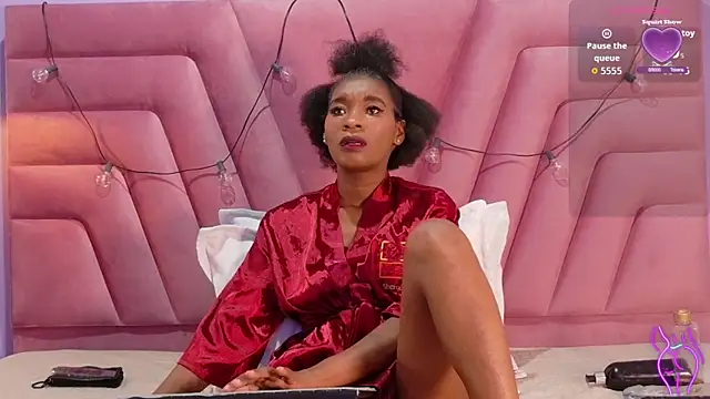 petitelittleebony online show from April 9, 2026, 1:49 am